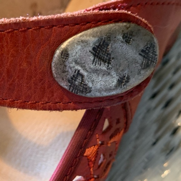 Pikolinos Red Flats with Perforated Design - Picture 3 of 11